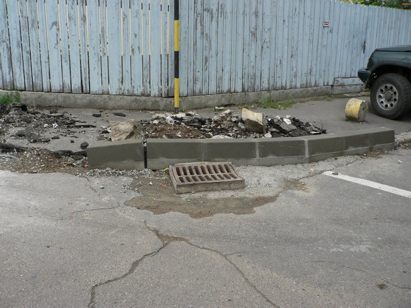 Ridicari capace canal str. Ion Creanga 6.jpg